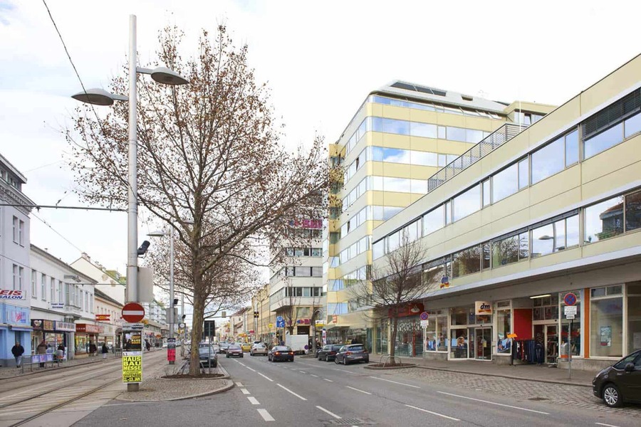 Hotelaußenansicht vom Familienhotel in Wien Simmering - das Simm's Hotel in Wien