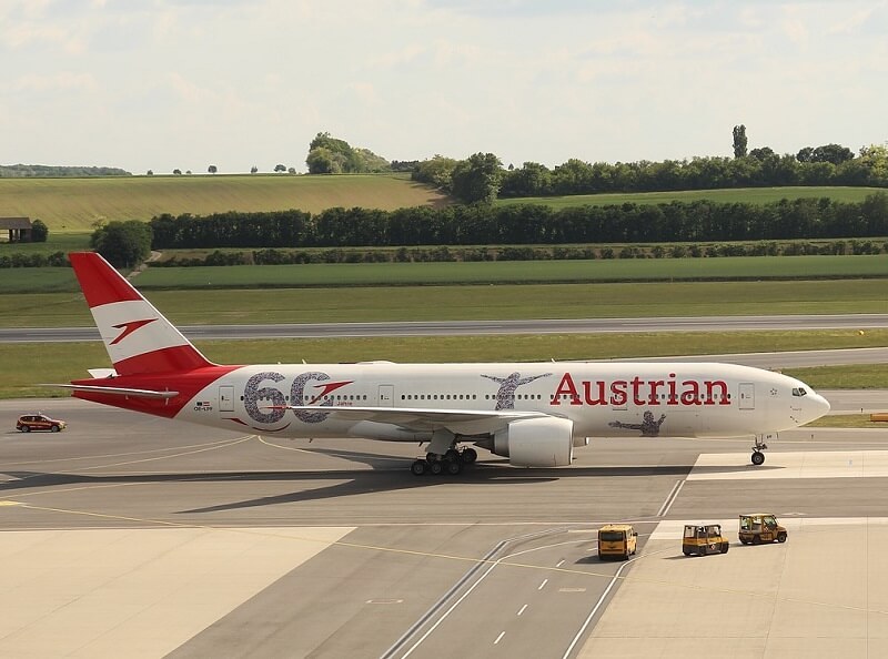 Anreise mit dem Flugzeug ins Simm's Hotel